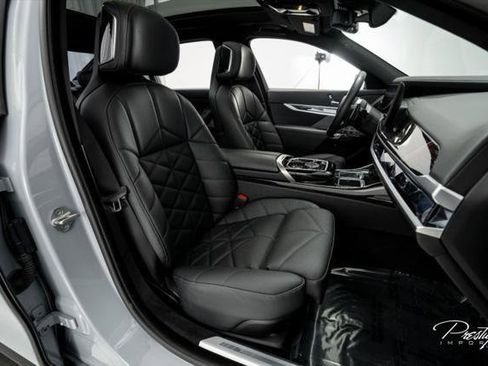 Used 2023 BMW 740i w/ Parking Assistance Package RWD image 39