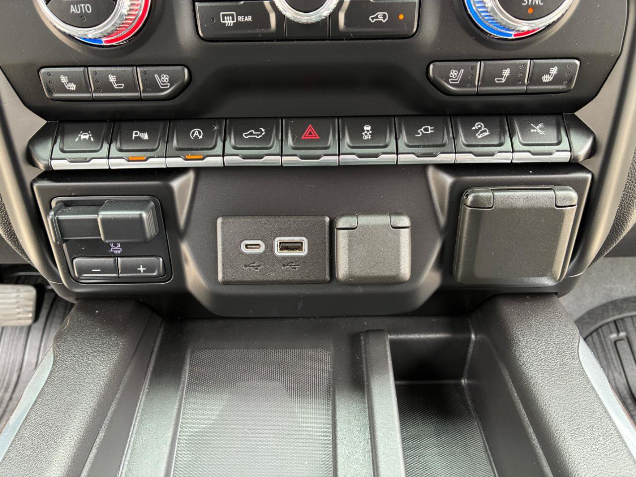 Used 2020 GMC Sierra 1500 Denali w/ Denali Ultimate Package AWD/4WD image 30