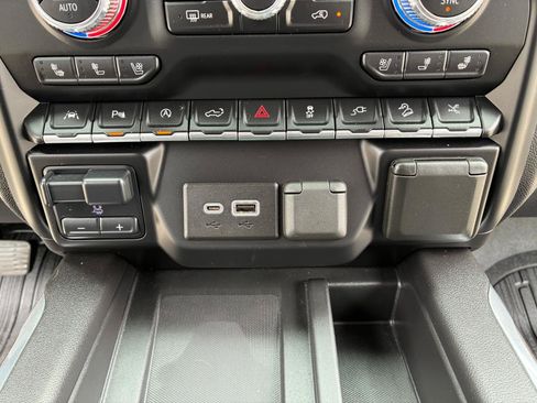 Used 2020 GMC Sierra 1500 Denali w/ Denali Ultimate Package AWD/4WD image 30