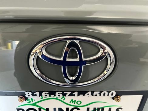 Used 2022 Toyota RAV4 XLE Premium AWD/4WD image 44