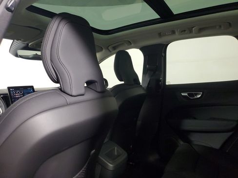 Certified 2026 Volvo XC60 B5 Core AWD/4WD image 16