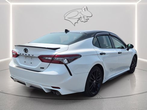 Used 2022 Toyota Camry XSE FWD image 5