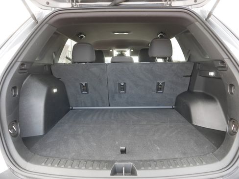 Used 2025 Chevrolet Equinox LT image 18