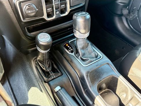 Used 2021 Jeep Wrangler Unlimited Sahara w/ Cold Weather Group AWD/4WD image 18