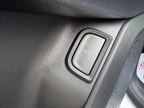 New 2026 Chevrolet Equinox LT w/ Convenience Package II image 13