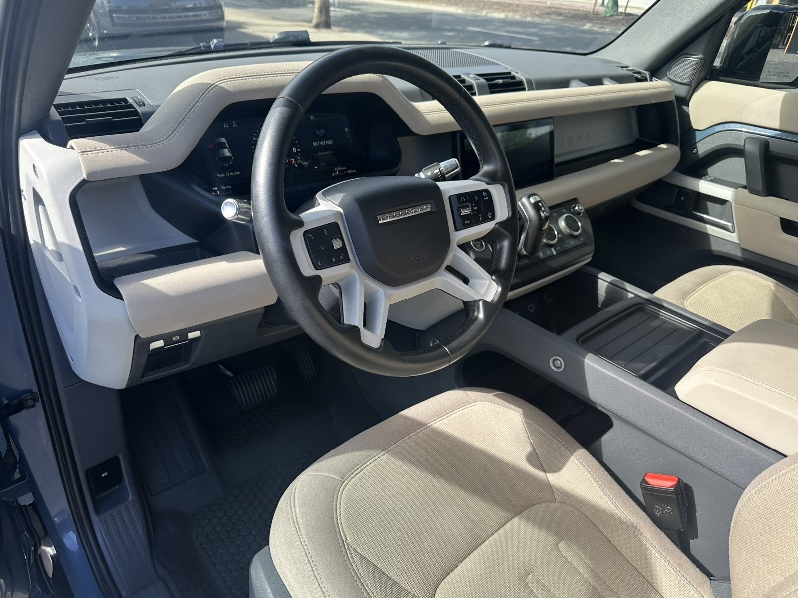 Used 2022 Land Rover Defender 110 SE AWD/4WD image 19