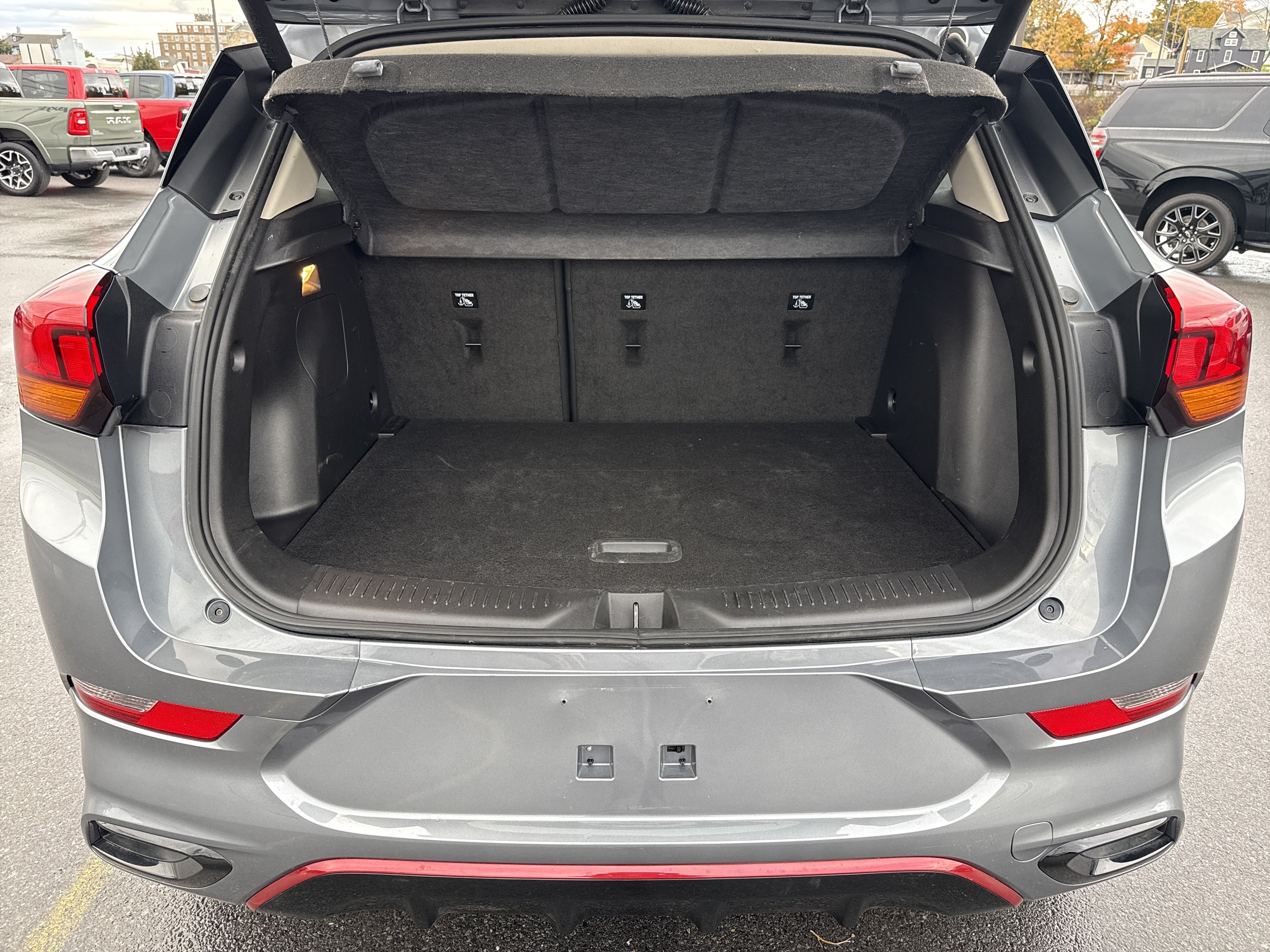 Used 2022 Buick Encore GX Select w/ Sport Touring Package FWD image 17