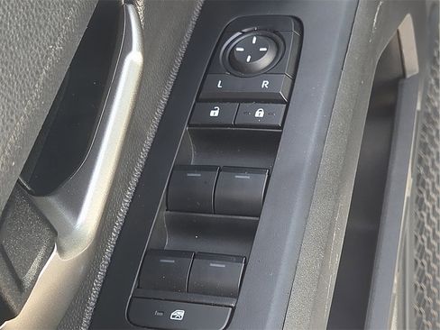 Used 2024 Toyota Tacoma TRD Off-Road image 18