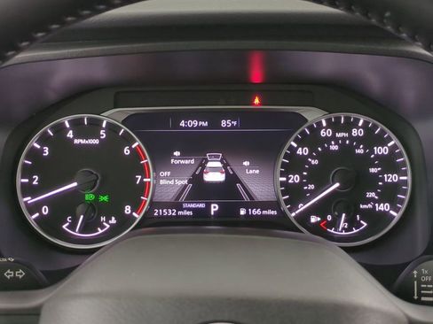 Used 2025 Nissan Rogue SV image 17