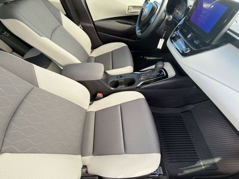 Certified 2025 Toyota Corolla LE image 34