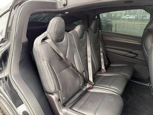 Used 2022 Tesla Model X image 22