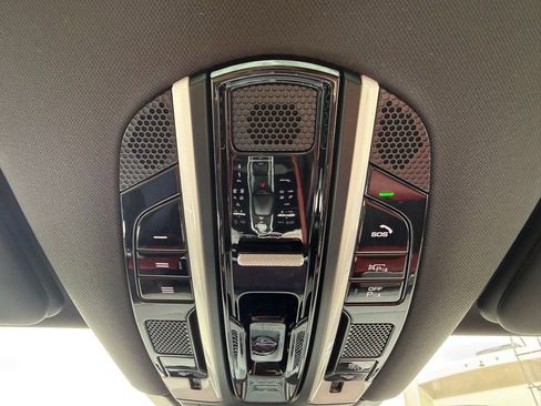 Used 2022 Porsche Cayenne S AWD/4WD image 34
