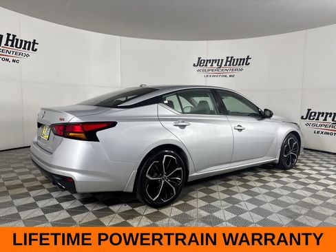 Used 2024 Nissan Altima 2.5 SR w/ SR Premium Package FWD image 6