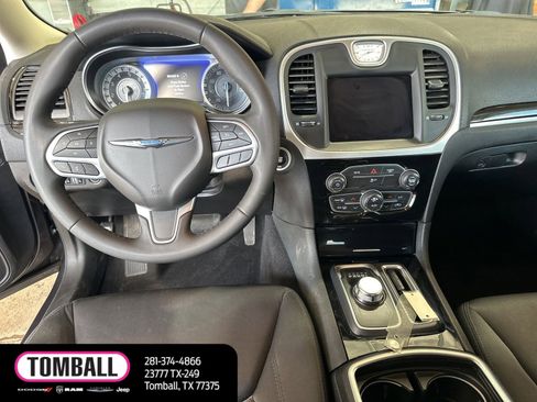 Used 2023 Chrysler 300 Touring w/ Sport Appearance Package RWD image 9