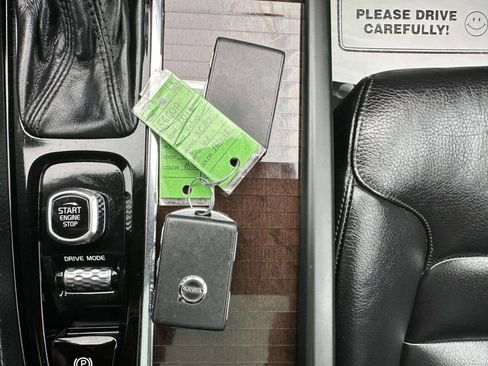 Used 2018 Volvo XC90 T6 Momentum w/ Convenience Package image 35