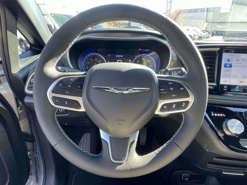 New 2026 Chrysler Pacifica Select image 34