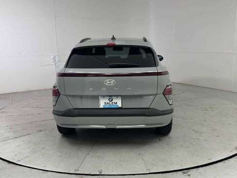 Used 2024 Hyundai Kona SEL FWD image 3