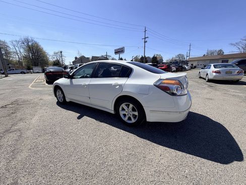 Used 2007 Nissan Altima Hybrid Sedan w/ Convenience Pkg image 15