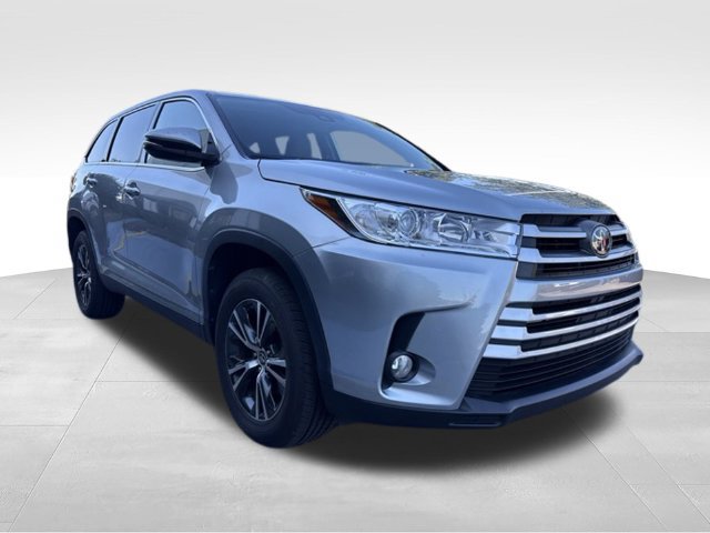Used 2019 Toyota Highlander Plus FWD image 3