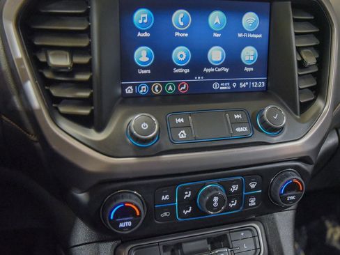 Used 2023 GMC Acadia AT4 image 19