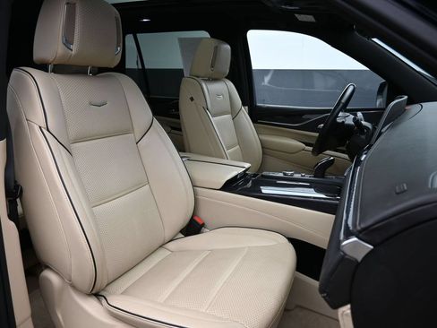 Used 2021 Cadillac Escalade Premium Luxury w/ Driver Assist Tech Package AWD/4WD image 29
