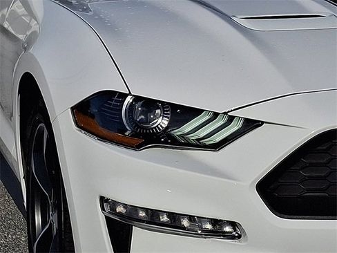 Used 2022 Ford Mustang Convertible w/ Equipment Group 101A image 9