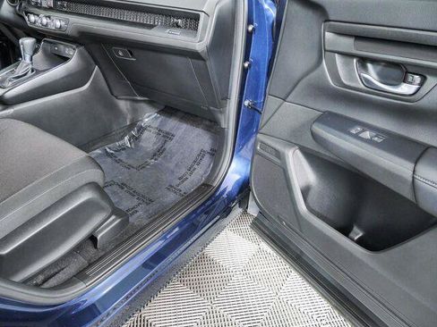 Used 2023 Honda CR-V LX image 23