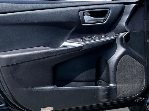 Used 2017 Toyota Camry SE FWD image 21