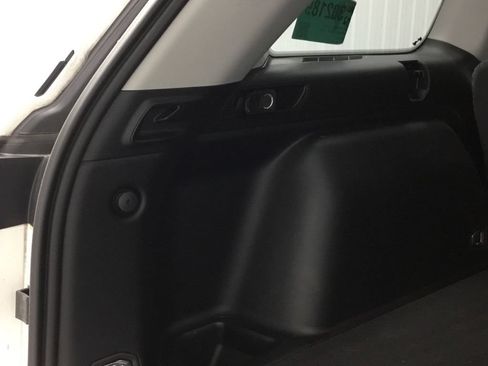 Used 2023 Jeep Grand Cherokee Laredo AWD/4WD image 33