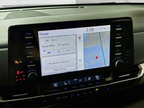 Used 2021 Toyota Sienna XLE w/ XLE Plus Package image 18