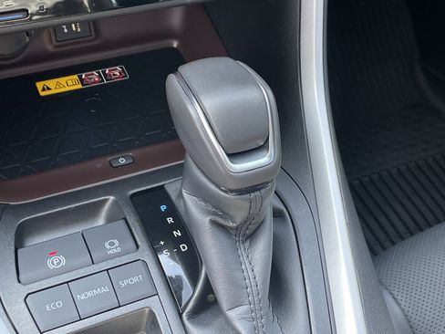 Used 2023 Toyota RAV4 Limited image 26