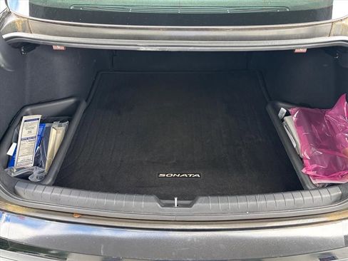 Used 2023 Hyundai Sonata Limited w/ Cargo Package FWD image 3