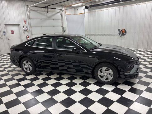 Used 2026 Hyundai Sonata SE FWD image 2