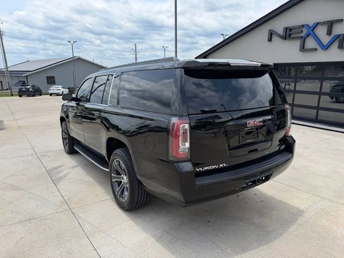 Used 2020 GMC Yukon XL SLT AWD/4WD image 7
