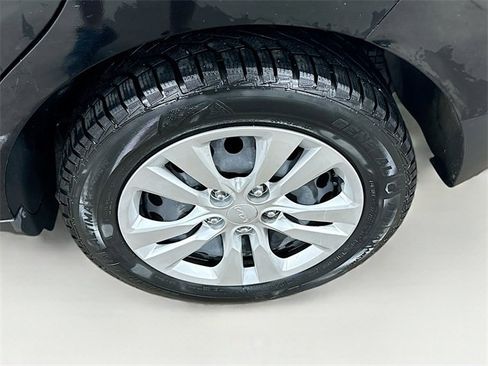 Used 2022 Kia Soul LX image 10