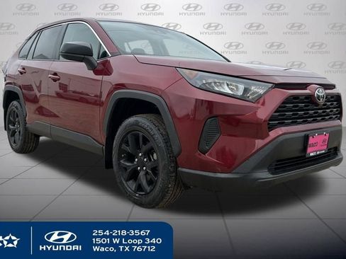 Used 2022 Toyota RAV4 LE image 3