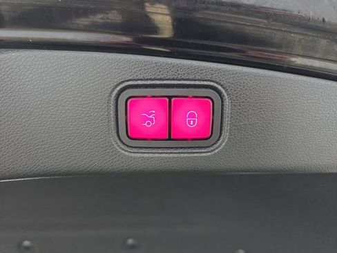 Used 2018 Mercedes-Benz E 400 4MATIC Coupe image 36