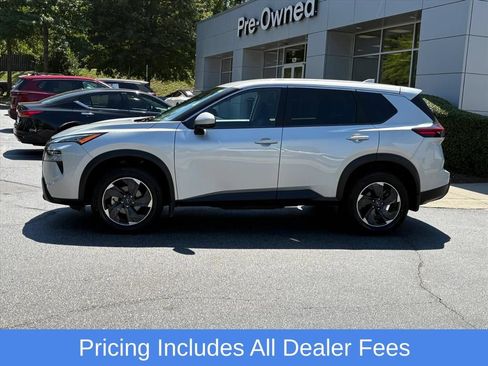 Used 2025 Nissan Rogue SV AWD/4WD image 5