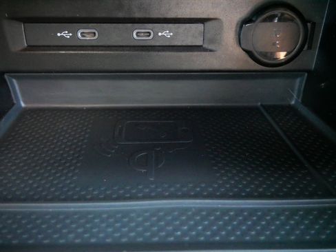 Certified 2024 Volkswagen Tiguan SEL R-Line image 28