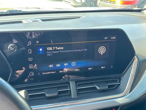 Used 2024 Chevrolet Trax LT w/ LT Convenience Package image 20