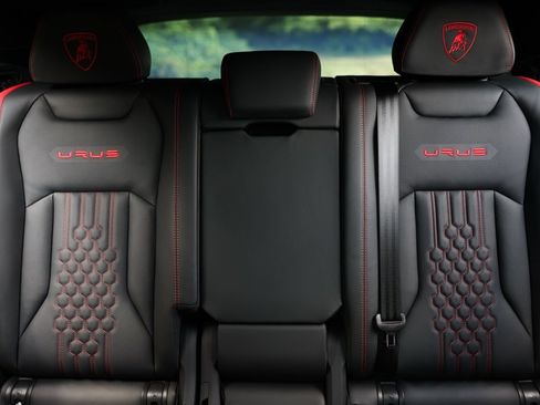 Used 2024 Lamborghini Urus Performante image 43