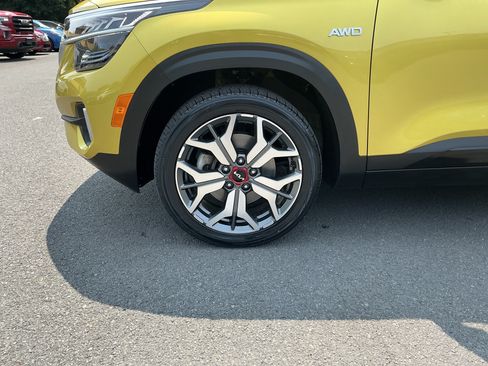 Used 2023 Kia Seltos SX AWD/4WD image 9