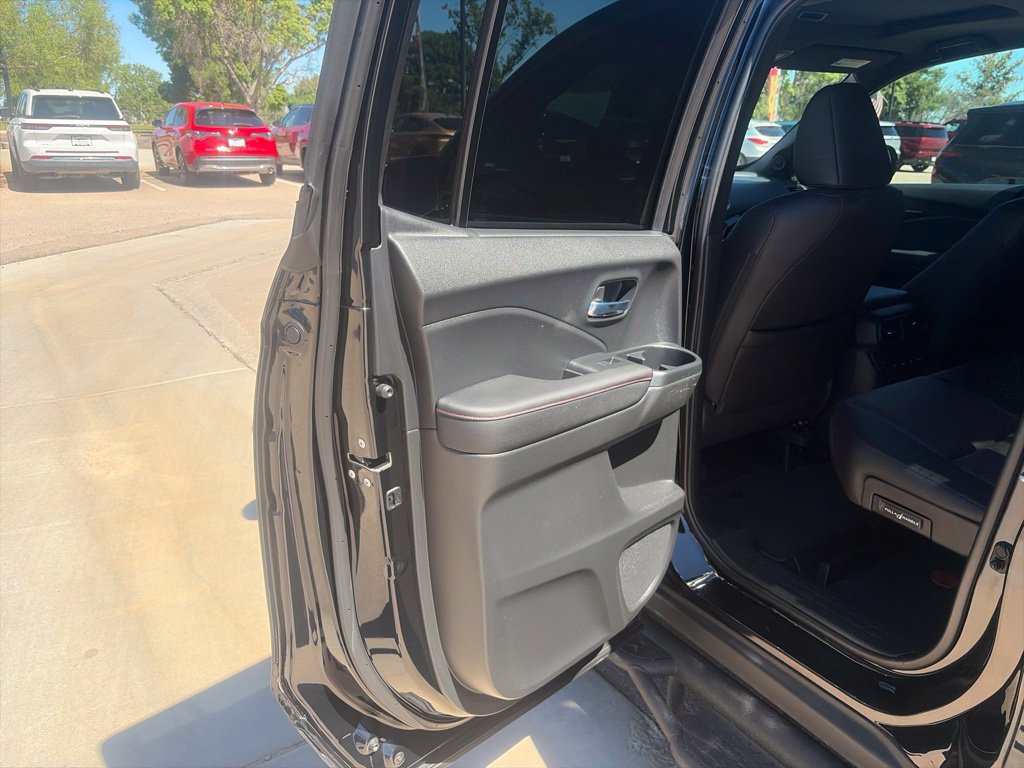 Used 2025 Honda Ridgeline Black Edition image 18