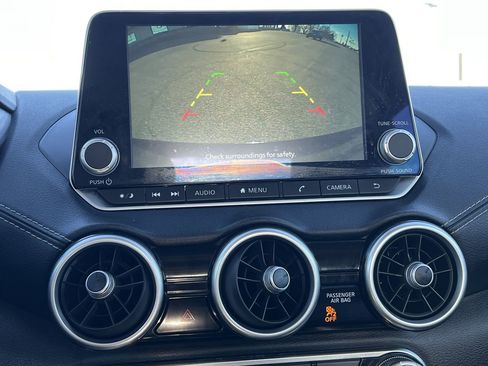 Used 2024 Nissan Sentra SV image 3