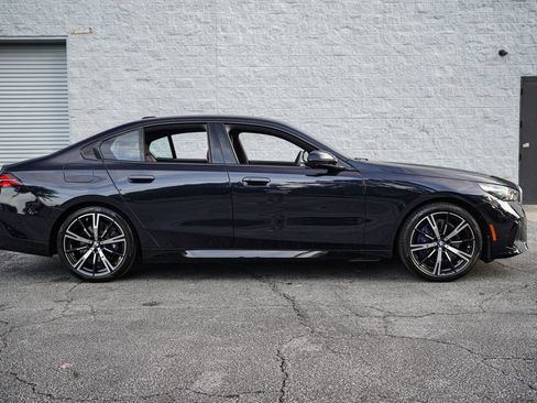 Used 2026 BMW 530i w/ M Sport Package RWD image 17