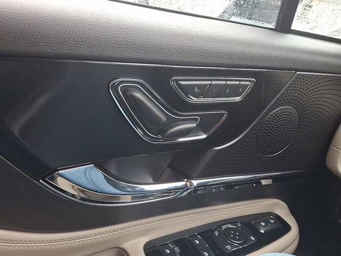 Certified 2025 Lincoln Corsair AWD w/ Equipment Group 101A image 25