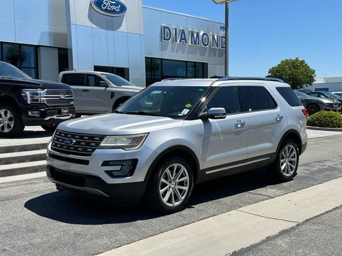 Used 2017 Ford Explorer Limited AWD/4WD image 2