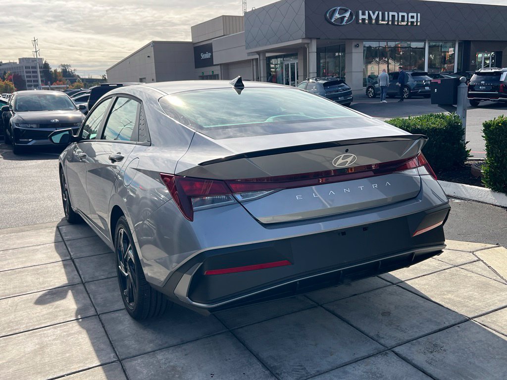 Certified 2026 Hyundai Elantra Sport FWD image 11