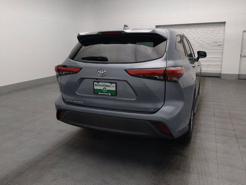 Used 2020 Toyota Highlander LE FWD image 7