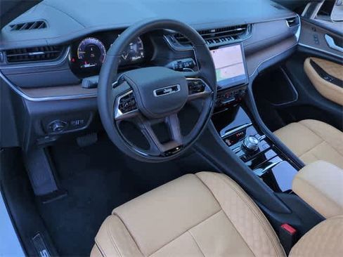 New 2025 Jeep Grand Cherokee Summit w/ Obsidian Package image 10